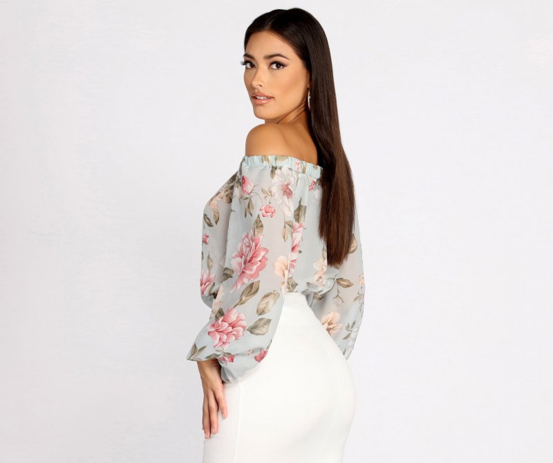 TableClothsUs Flowy Floral Chiffon Crop Top