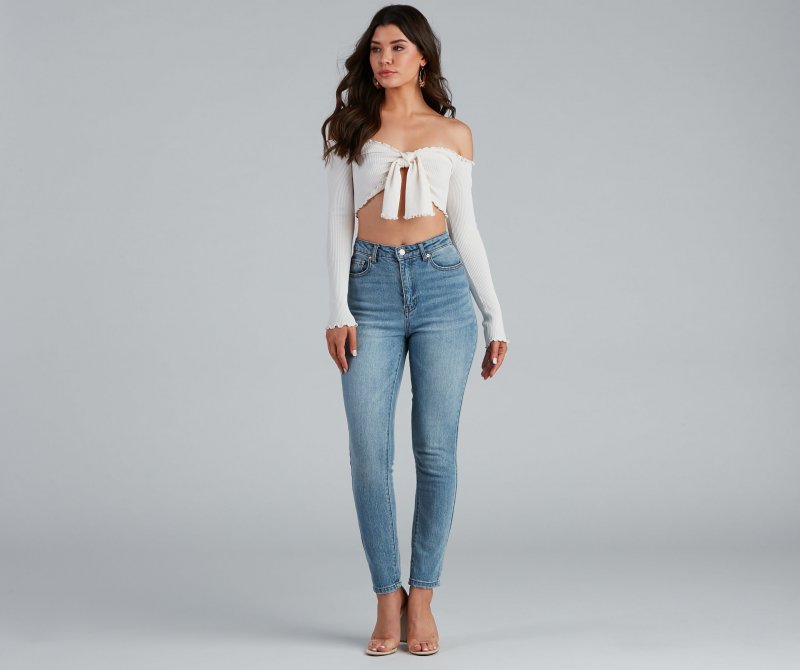 TableClothsUs A Trendy Look Tie-Front Crop Top