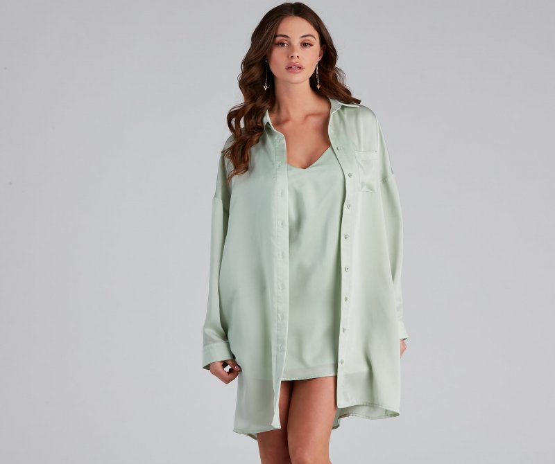 TableClothsUs Weekend Chic Satin Button-Front Tunic