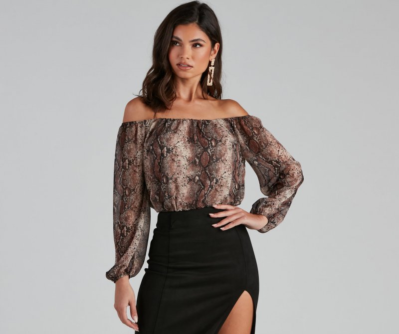 TableClothsUs Chic Viper Chiffon Off-The-Shoulder Top