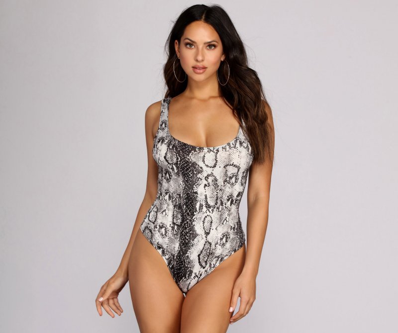 TableClothsUs Snake Print Scoop Neck Bodysuit